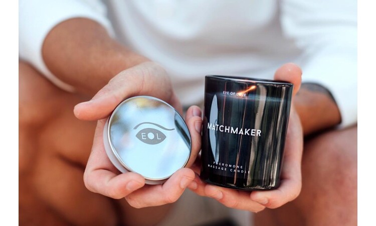 EOL Matchmaker Pheromone Massage Candle - Image 2