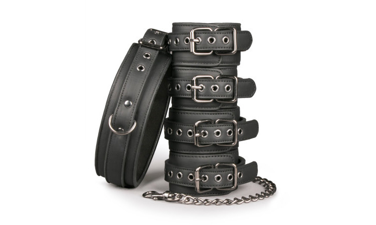 Fetish set with collar, ankle- and wrist cuffs - Image 1