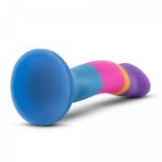 Avant - Silicone Dildo With Suction Cup - Hot 'n' Cool - Image 4