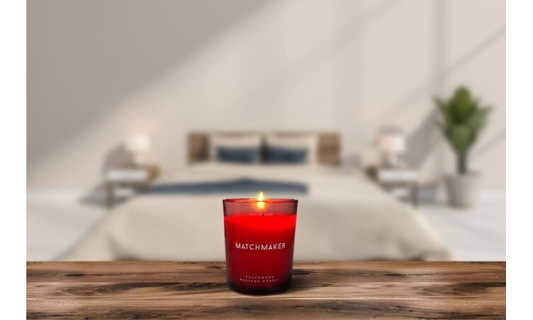 Matchmaker Red Diamond Pheromone Massage Candle - Image 3